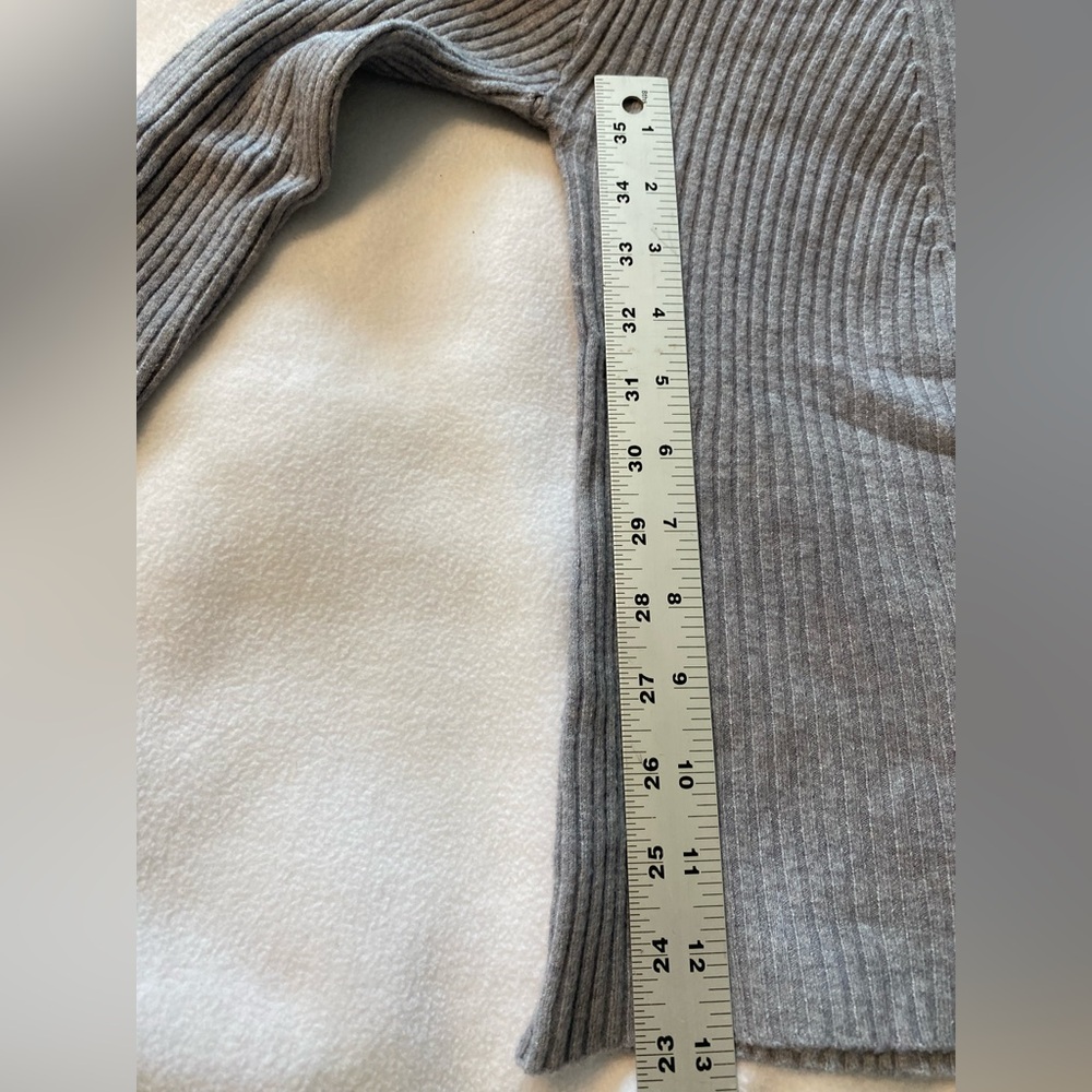 Gray TurtleNeck | Color: Gray | Size: Large | - Picture 3 of 6